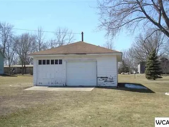 734 Shoreacres Dr, Fairmont, MN 56031