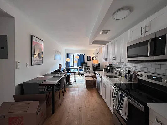 Rented by Rumah Realty Inc | media 11