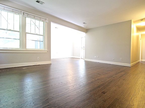 3rd image of 1115 W 49th St #1115-2x2