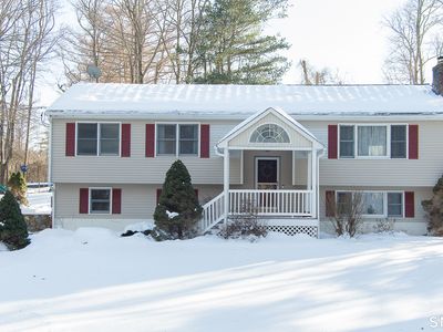 66 Greenbriar Road, Oxford, CT, 06478
