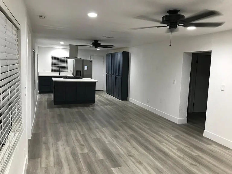 412 Wisconsin Ave — Photo 1