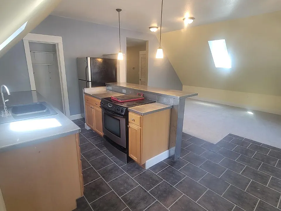 303 Center St #201