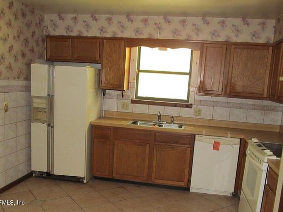 4th image of 8456 BOYSENBERRY Lane W