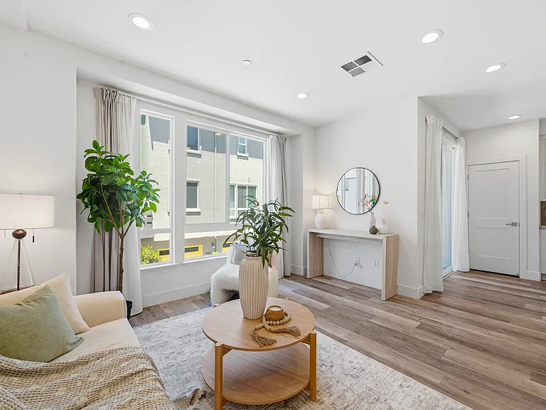 2027 Joshua Tree Cir — Photo 4