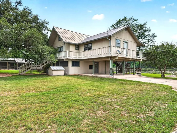 199 LAKESHORE DR S, Bandera, TX 78003