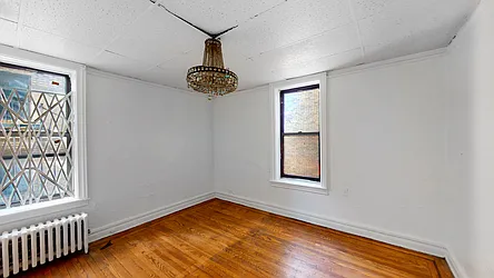 Sold by Thomas Lipovetsky, LREB