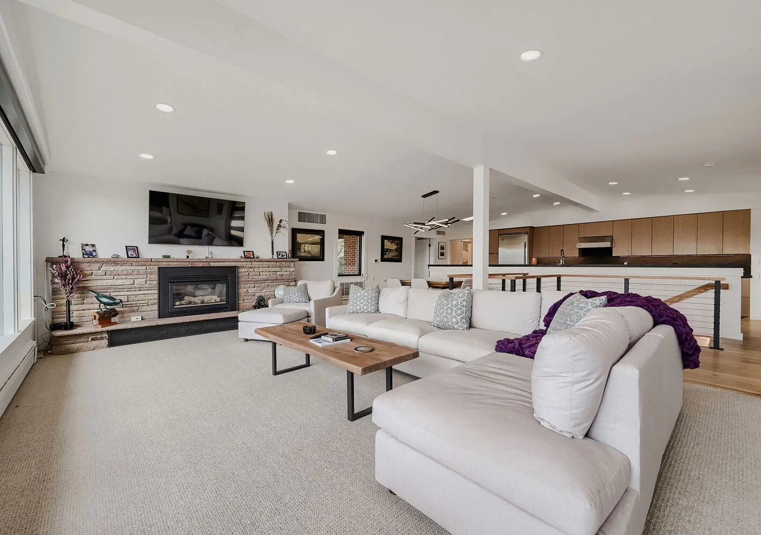 Panoramic Peaks and Ultimate Boulder Retreat — Photo 4