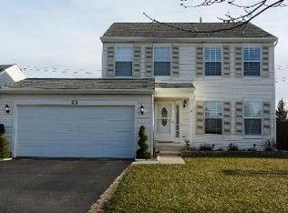 23 Kingsport Ct, South Elgin, IL 60177