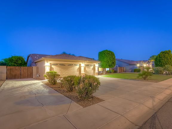 3rd image of 2722 E Carla Vista Dr