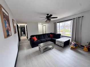 1302 Emerald St, Onawa, IA 51040