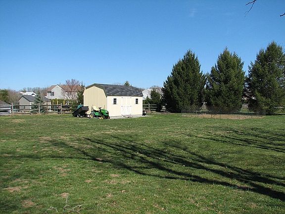 20x10 storage shed...Lawn equip is negotiable