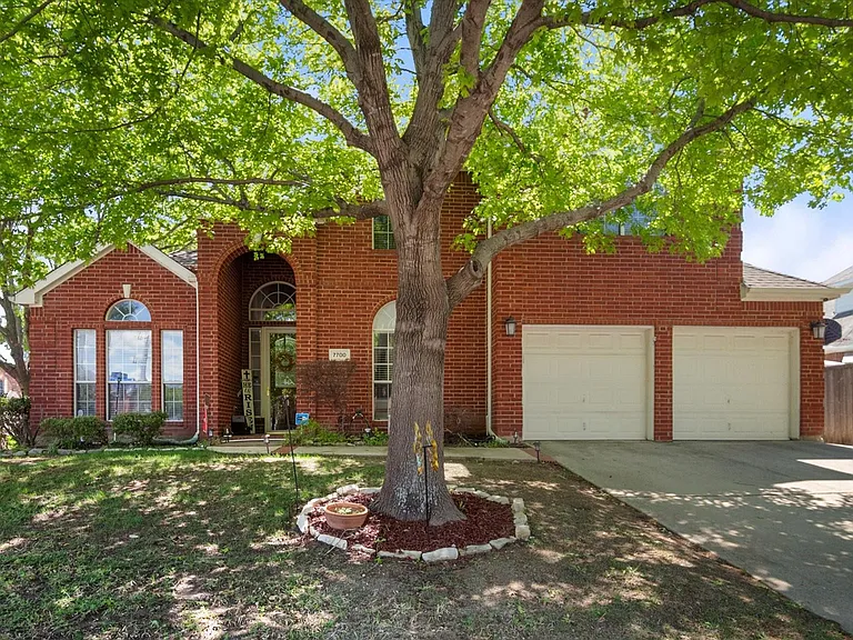 7700 Buccaneer Cir — Photo 1