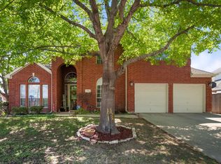 7700 Buccaneer Cir, Arlington, TX 76016
