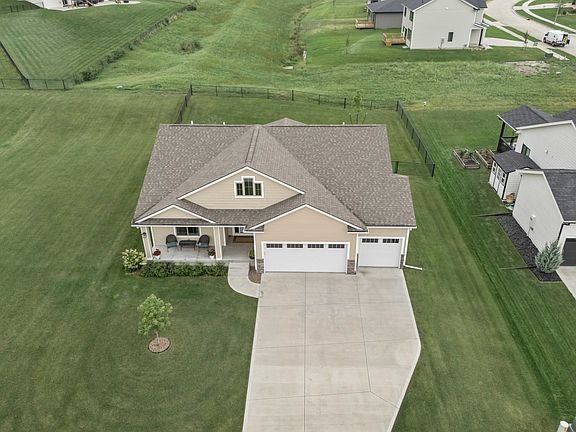 3rd image of 5628 163rd St