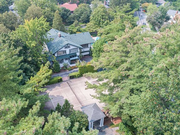5th image of 552 Cambridge Blvd SE