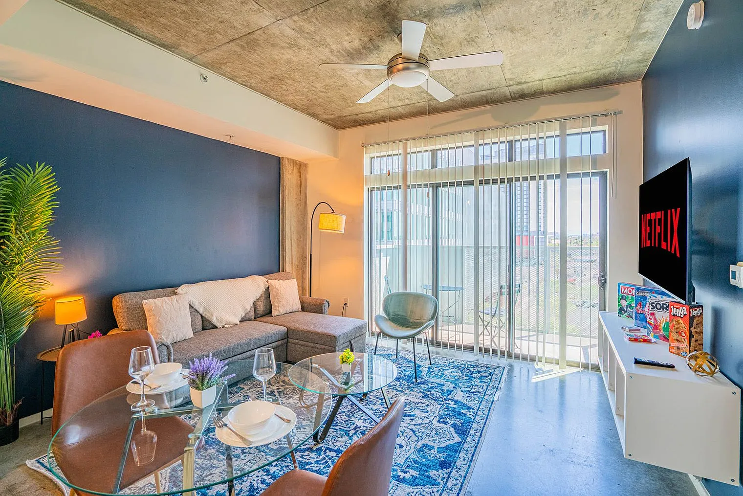 1 bed, 1.0 bath, 678 sqft, $2,708 — Photo 1