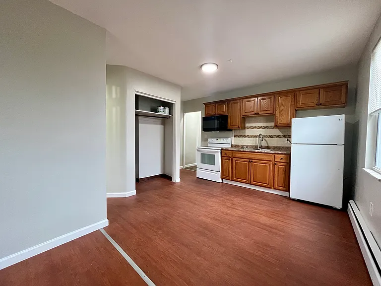 2707 Strachan Ave #2 — Photo 4