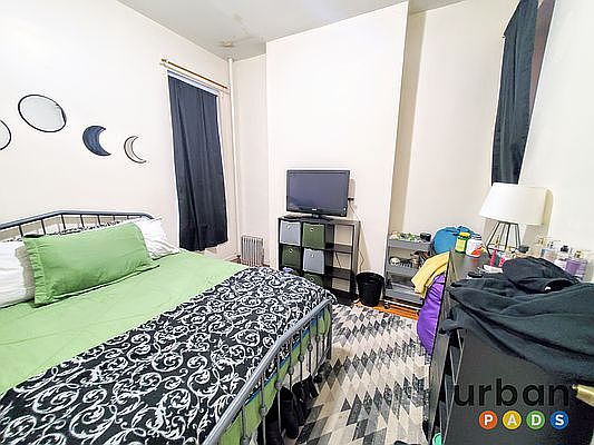 5th image of 752 Franklin Ave #4