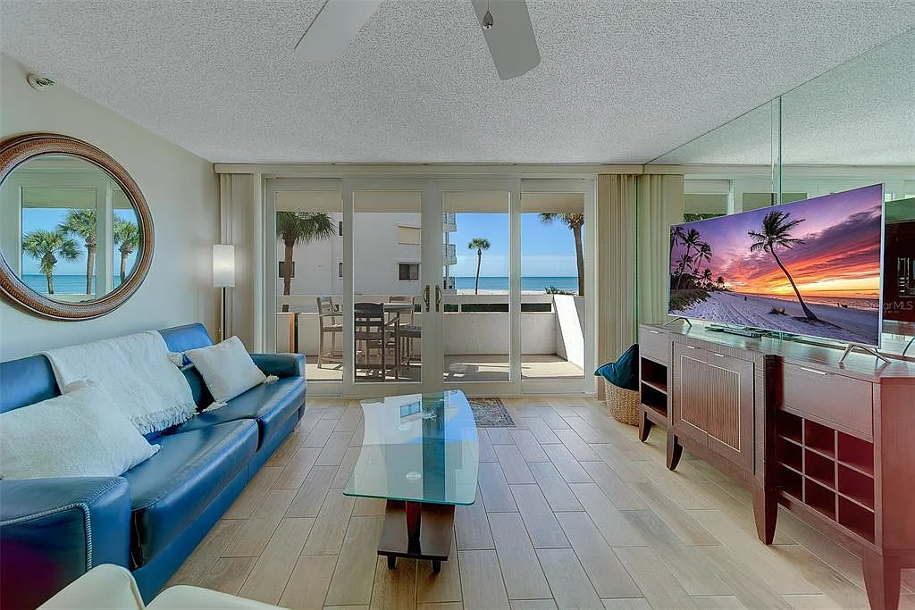 2 bed, 2.0 bath, 1165 sqft, $3,500 — Photo 3