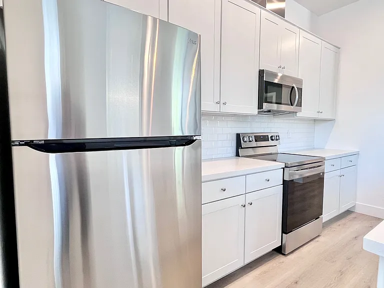 1247 E Colter St #11 — Photo 9
