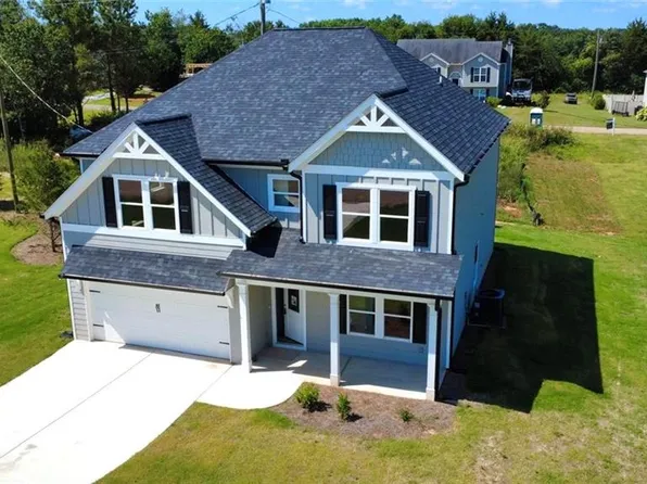 56 Harriet Dr, Lavonia, GA 30553