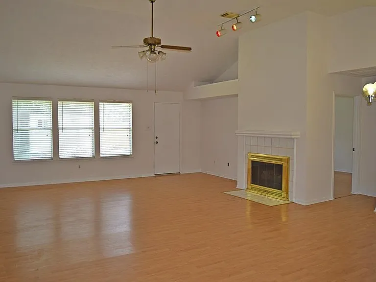 11034 Springsong Dr — Photo 5