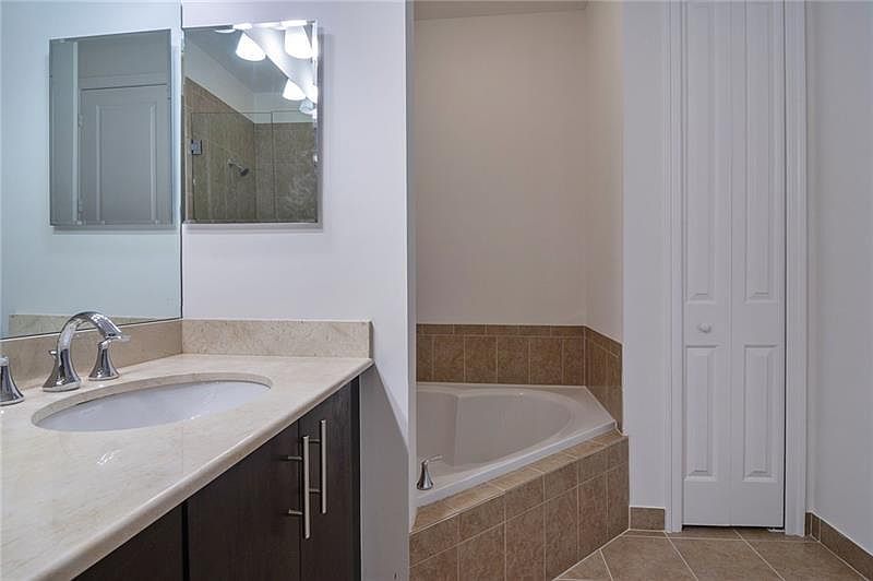 1st image of 126 Riverwalk Cir E