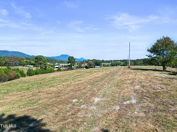 4th image of 1655 Millers Chapel Rd