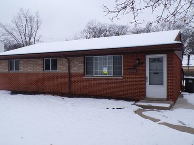 9942 Lincoln St, Taylor, MI, 48180