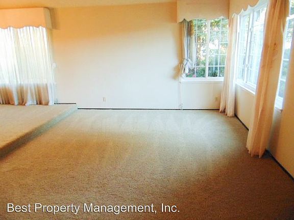 4th image of 32735 Downieville St