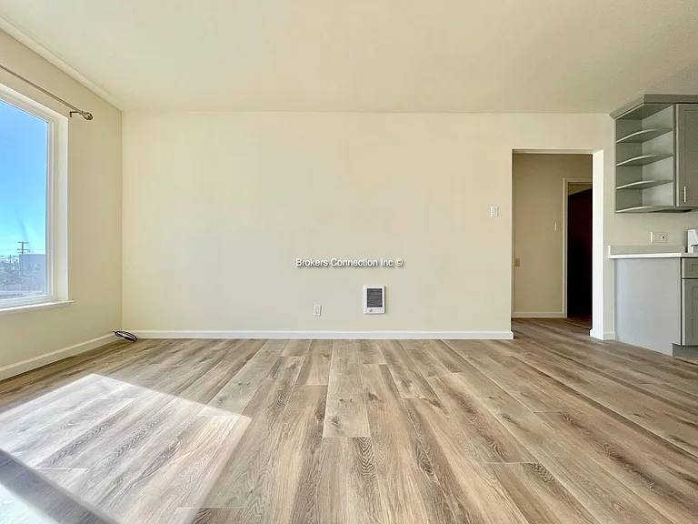 3511 Taraval St #4 — Photo 10