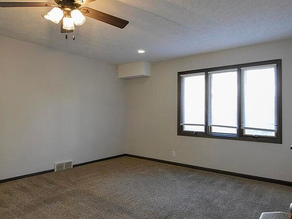 5th image of 6505 S 46th St Unit 7