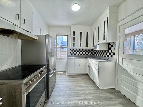 5th image of 6269 Ash St