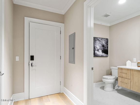 4th image of 19 Washington Street #658 I