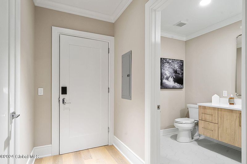 4th image of 19 Washington Street #658 I