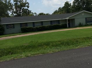 742 Gladstone St, Waveland, MS 39576