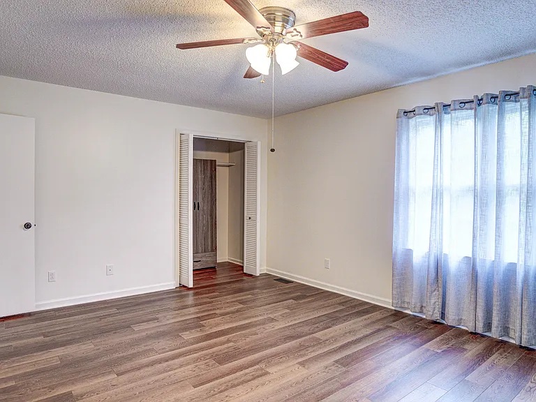 1709 Herrin Dr — Photo 9