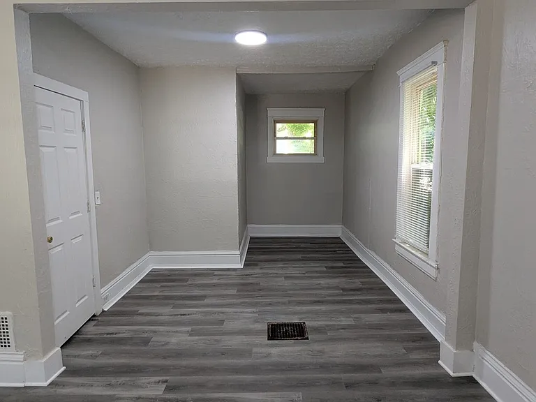 653 Sumner St — Photo 6