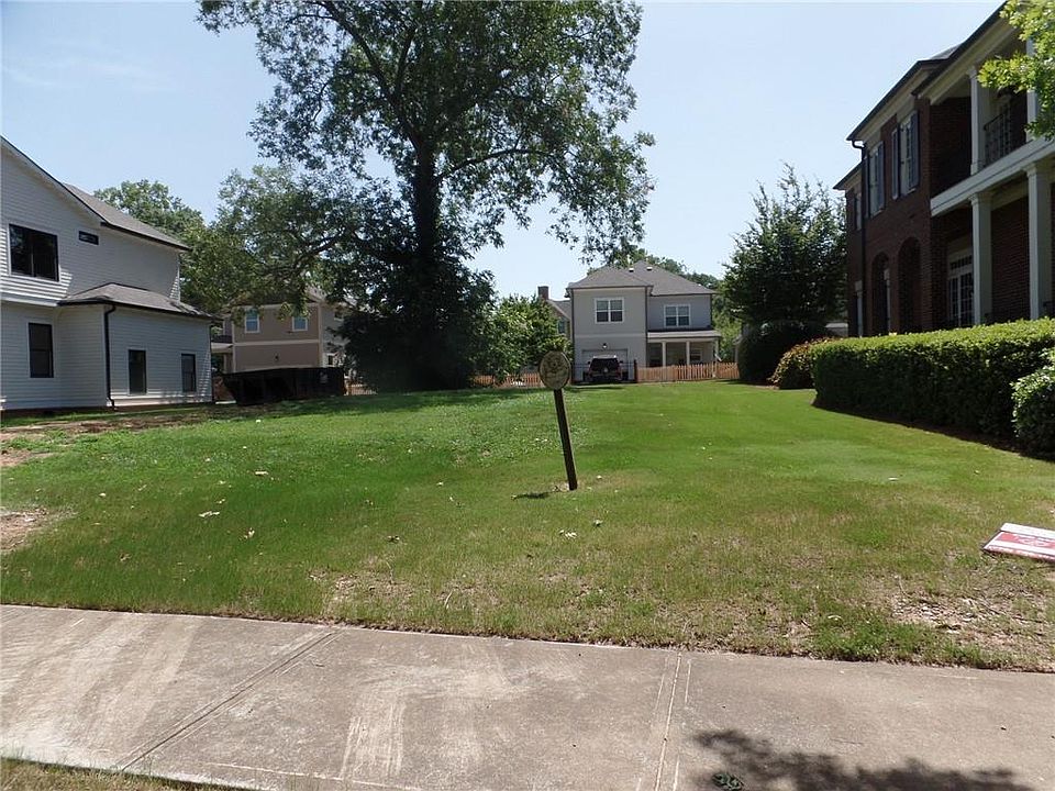 1st image of 2111 E Haven Dr NE