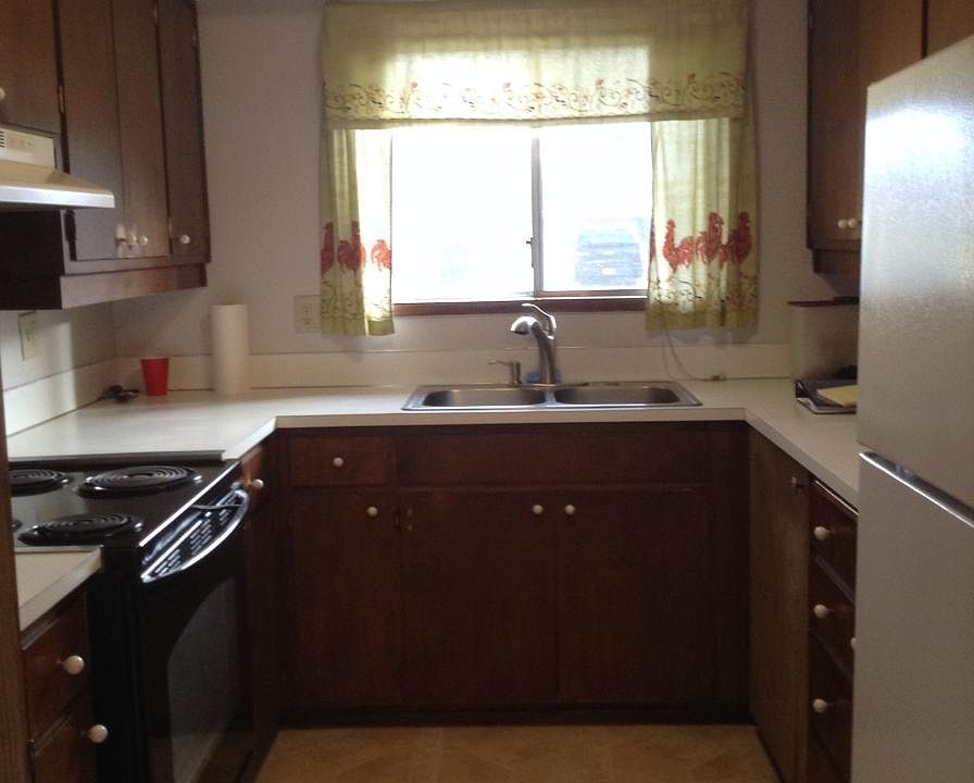 2nd image of 2190 Laurelhurst Dr
