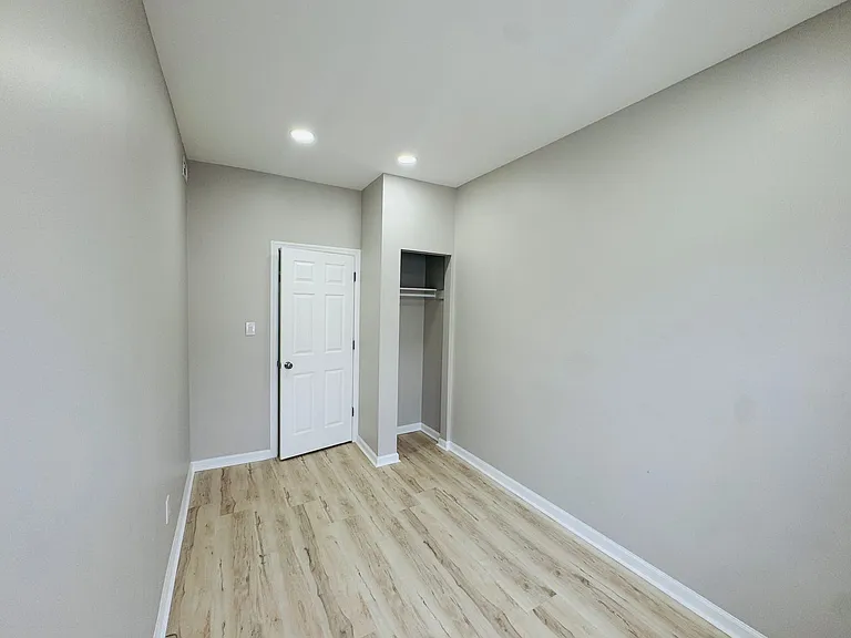 53-55 Henry St #57 — Photo 20