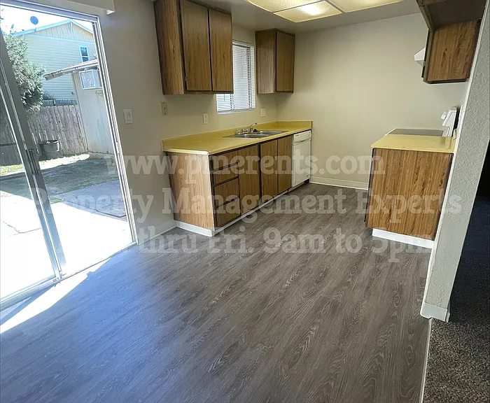 3904 N Plymouth Rd #3904 — Photo 5