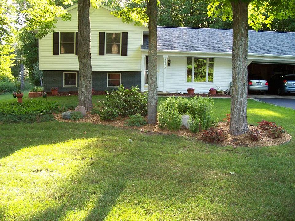 1st image of 23379 Maple Dr