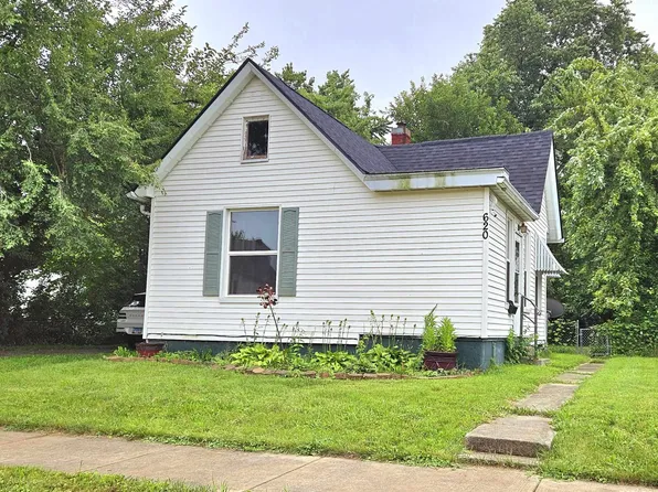 620 E Ash St, Canton, IL 61520