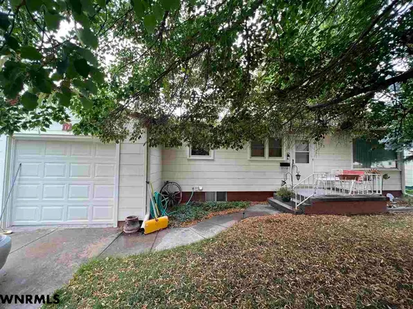 1521 Avenue J, Scottsbluff, NE 69361