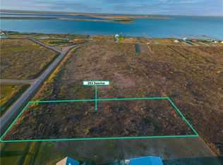203 Sunrise Dr, Rockport, TX 78382