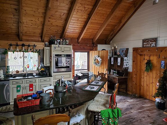 4th image of 2920 Ginas Way
