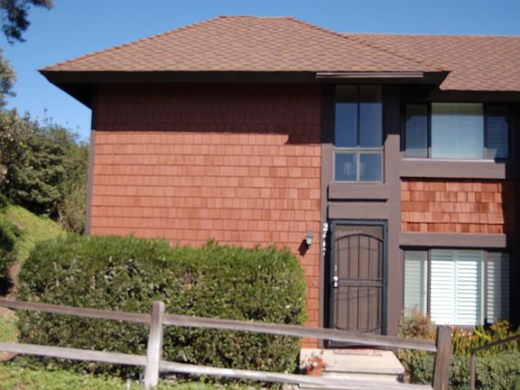 End Unit Townhouse style condo
