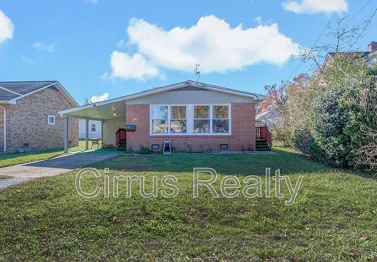 417 Greenbriar Ave — Photo 1