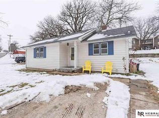 513 Sand Hill Rd, Louisville, NE 68037